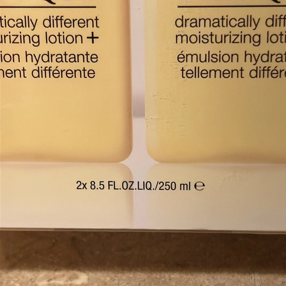 Brand New Sealed Clinique Dramatically Different Moisturizing Lotion. - Picture 2 of 4